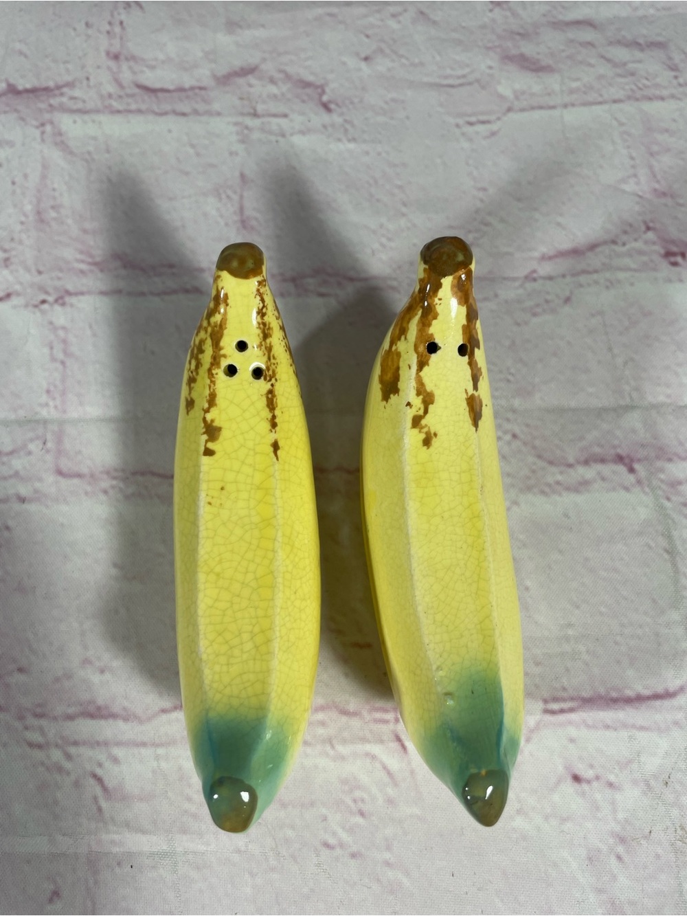 Vintage Hand Painted Ceramic Banana Salt and Pepper Shaker Pair Japan - Picture 6 of 7